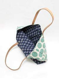 Wachstuch 2 design pattern - Circle Flower blue Wachstuch 2 design pattern - Circle Flower blue