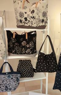 Lecre - Flower II black Lecre - Flower II black